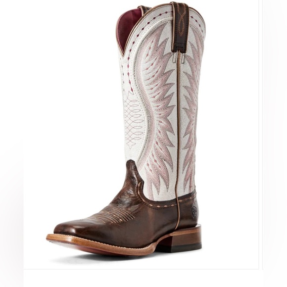 Ariat Shoes - NIB women’s Ariat Boots